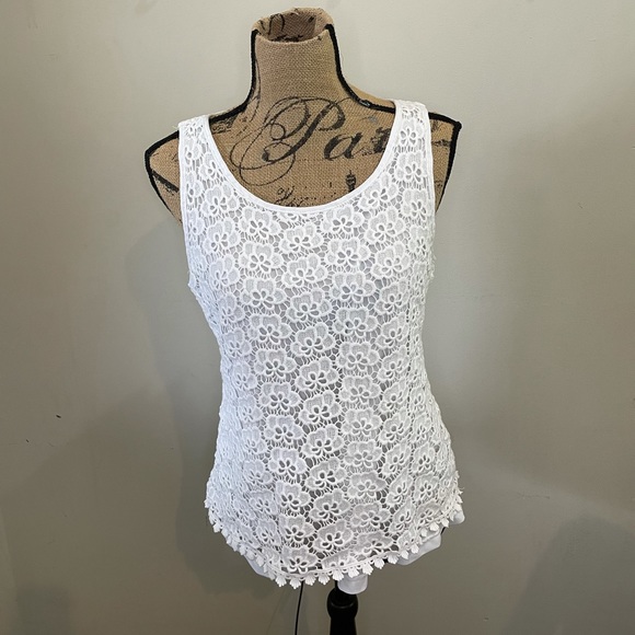 Jennifer Lopez Tops - Jennifer Lopez/ white floral tank top